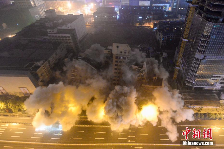中国旅行团在巴黎遭抢劫 受害者被喷射催泪瓦斯