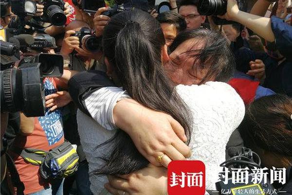 重庆一男子将前妻等4人刺伤1人已死亡 被警方抓获