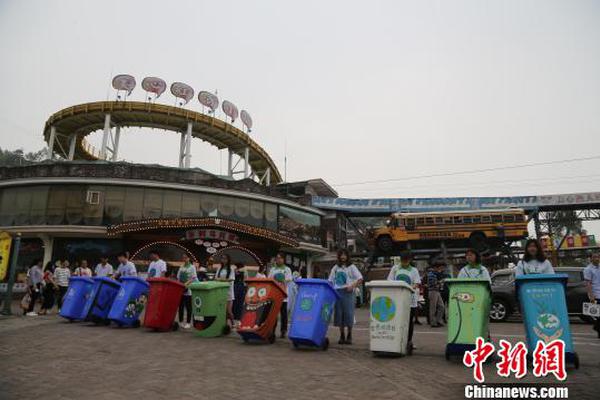 5.4万游客五一游八达岭长城,景区清理垃圾18.2吨
